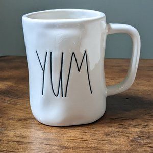 Rae Dunn 'Yum' mug